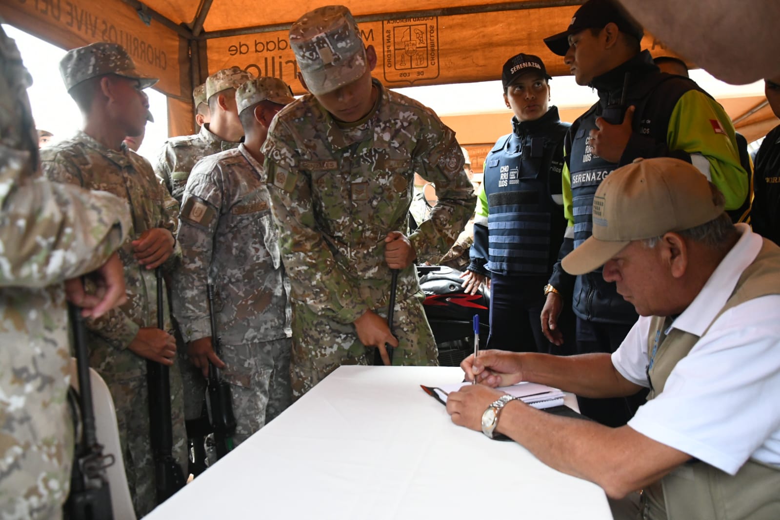 Son 500 egresados del Ejército que acudieron al encuentro 