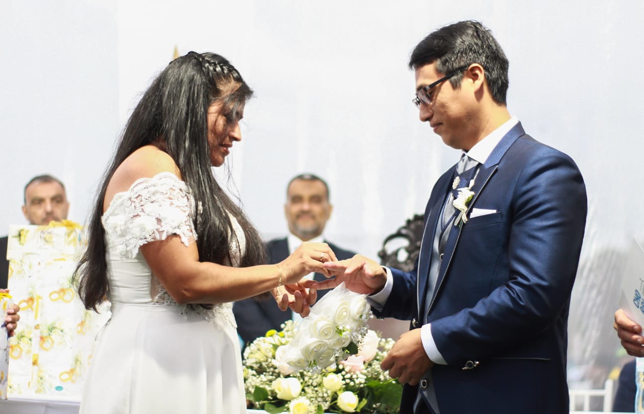 Muchas parejas esperaron con entusiasmo la fecha especial 