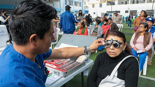 Se brindó el servicio de vacunación contra la influenza y el neumococo ante la temporada de bajas temperaturas, así como la vacuna de la covid-19