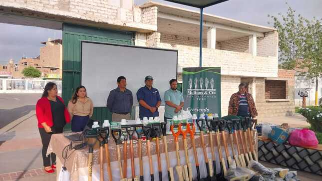 MUNICIPALIDAD  DE HUAURA REALIZA TALLER DE CAPACITACIÓN POR EL DIA DEL CAMPESINO Y ENTREGA HERRAMIENTAS E INSUMOS AGRÍCOLAS A AGRICULTORES
