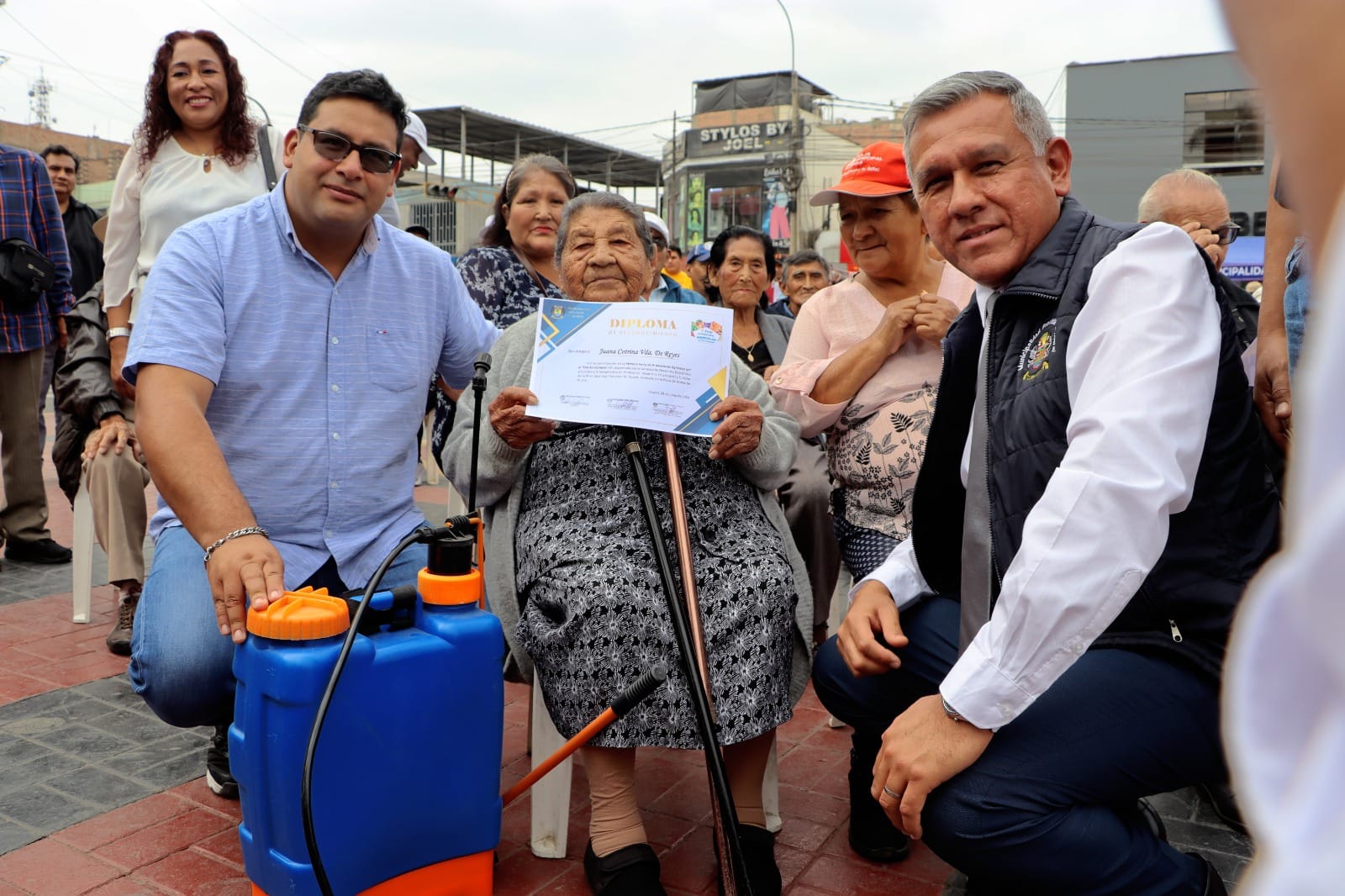 Feria Agropecuaria inició con la entrega de reconocimientos a los agricultores más longevos