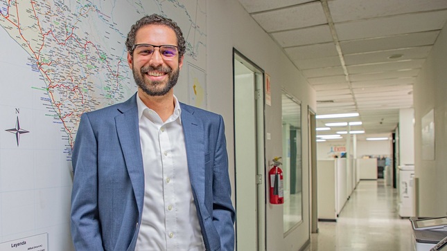 Luis Florez estudió una maestría en el extranjero con el apoyo de una beca del Pronabec