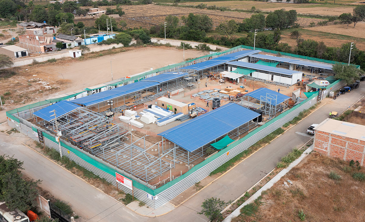 Continúan los avances de la escuela temporal para la IE Santa Lucía en Ferreñafe