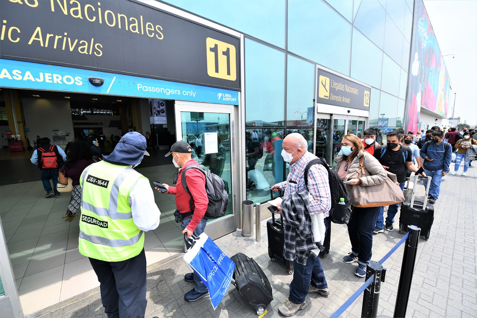 Feriado largo: sepa qué hacer si se retrasa o cancela su vuelo