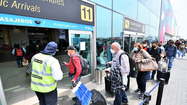 Feriado largo: sepa qué hacer si se retrasa o cancela su vuelo