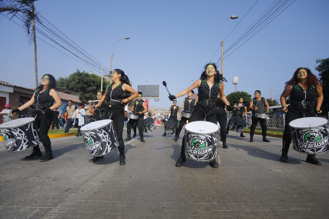 Jóvenes artistas de nuestro distrito y Lima Metropolitana