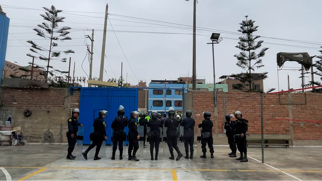 Ejerciendo el principio de autoridad, la Municipalidad de Santa Anita recupero un espacio público en la Cooperativa de Vivienda Viña San Francisco de una propiedad inscrita en la partida electrónica No 45061639.
El área recuperada constituye un aporte de recreación pública e incluye el Parque Nº 4 con un área de 4 mil 686 M2 el cual venía siendo administrado en forma ilegal por terceras personas.
La Procuraduría Pública Municipal en virtud a la ley No 30230 recupero extrajudicialmente dicha propiedad estatal. 
Dicho espacio público recuperado será destinado para el desarrollo educativo, cultural y deportivo de los vecinos Santanitenses.
#santaanitaenbuenasmanos
#olimpioalegria