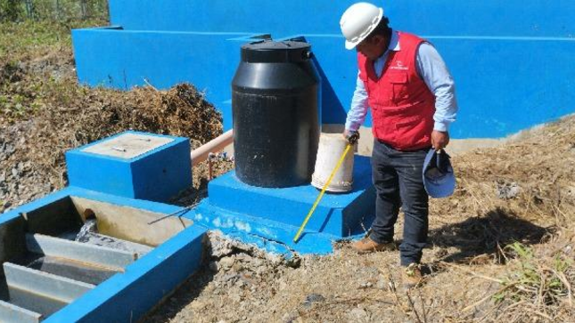  La Contraloría General advirtió deficiencias en la construcción de la obra para  dotar de agua potable y saneamiento básico al centro poblado de Curva Alegre en el distrito de San Pedro de Putina Punco, (provincia de Sandia), y evidenció el deterioro por falta de mantenimiento de dicha infraestructura, que tuvo un presupuesto de S/ 3 332 935, lo cual afectaría su vida útil y operatividad para brindar el servicio a 1215 personas. 