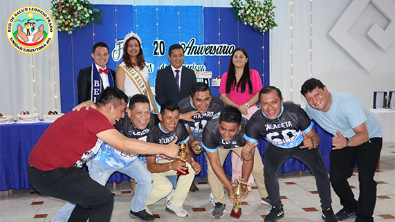 Premiación a ganadores del aniversario