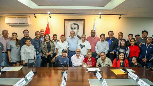  La Municipalidad Provincial firmó un convenio de cooperación interinstitucional con la "Liga deportiva de fútbol del Callao" para apoyar el deporte en el primer puerto. 