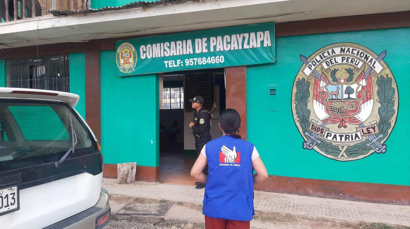 Representante de la Defensoría del Pueblo en supervisión a Comisaría de Pacayzapa