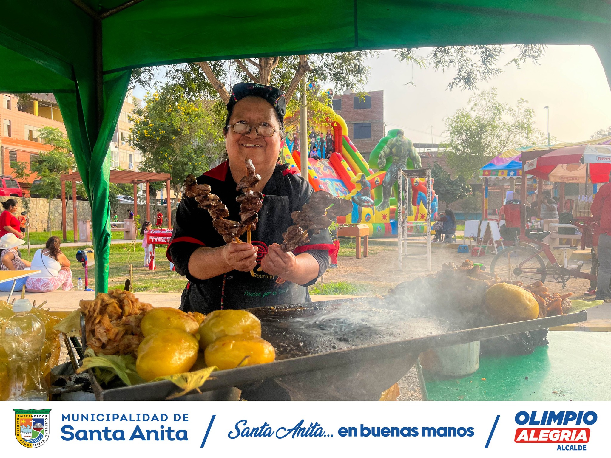 ✅ Se llevó con gran éxito la Feria Gastronomica y de Emprendedores en la Coop. Viña San Francisco donde vecinos de diferentes zonas del distrito se deleitaron con una variedad de platos típicos y deliciosos postres. Agradecemos a todos por participar en este evento, el cual resaltó nuestra culinaria local y apoyó a talentosos emprendedores. Sigamos disfrutando juntos de sabrosos momentos y de futuras ocasiones llenas de éxito.
#santaanitaenbuenasmanos