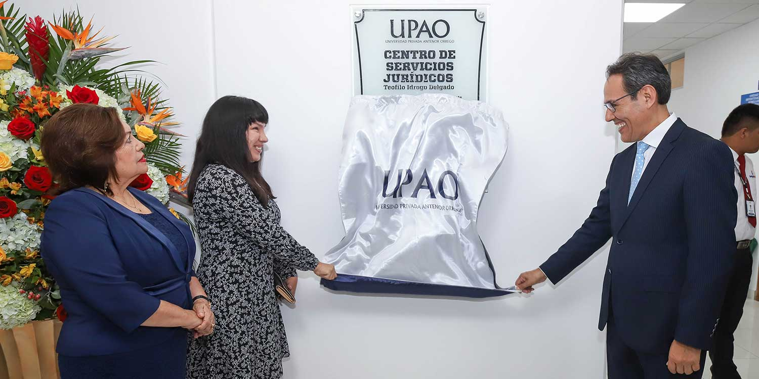 En horas de la mañana, el magistrado Domínguez participó en la inauguración del Centro de Servicios Jurídicos Teófilo Idrogo Delgado, en la Torre UPAO, en la urbanización Natasha Alta.