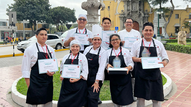 Estudiantes del CENFOTUR ganaron 1er y 2do lugar en el Concurso Gastronómico el mejor “Ceviche Barranquino 2023”