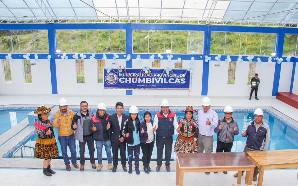 Municipalidad de Chumbivilcas entrega renovada piscina temperada en Santo Tomás