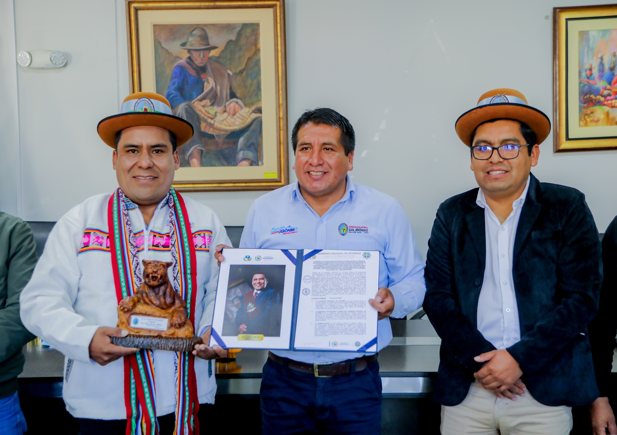 Reafirman compromiso de culminación del asfaltado de faja marginal del río Chumbao al suscribir convenio gobernador regional Percy Godoy y alcalde de San Jerónimo