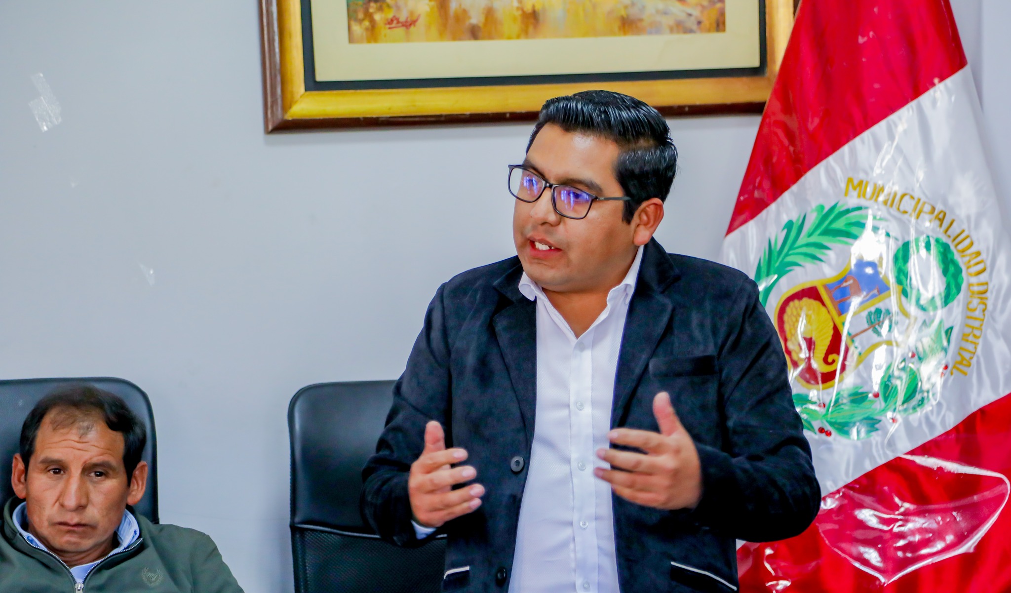 Reafirman compromiso de culminación del asfaltado de faja marginal del río Chumbao al suscribir convenio gobernador regional Percy Godoy y alcalde de San Jerónimo