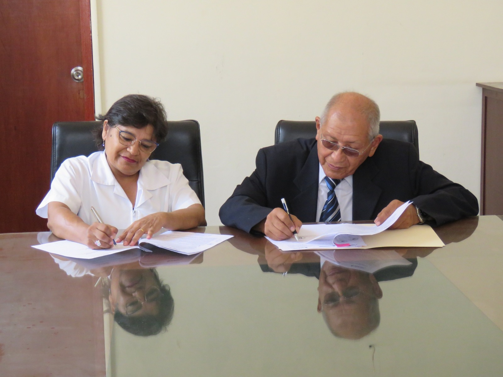 FOTO DE FIRMA DE CONVENIO