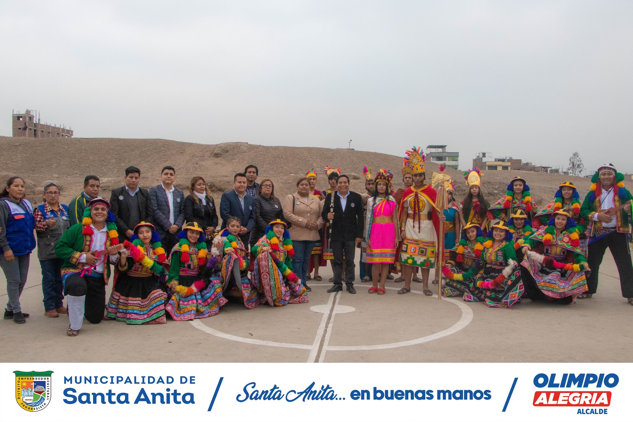 Se llevó a cabo la Celebración del Inti Raymi en la Huaca Los Perales con la presencia del alcalde Lic. Olimpio Alegría Calderón, regidores y funcionarios del distrito. Los alumnos del IE N° 1211 José María Arguedas Altamirano presentaron una hermosa escenificación y danzas tipicas. Dicho evento ancestral fue mágico y memorable que nos permitió honrar al sol y agradecer por las bendiciones de la tierra. ¡Gracias a todos por su participación!
#intiraymi2023
#olimpioalegria
#santaanitaenbuenasmanos