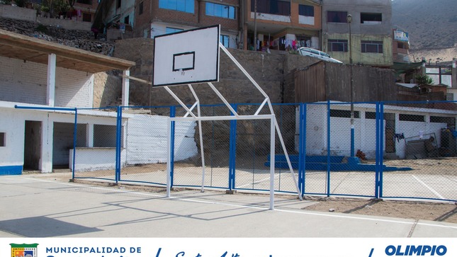 ✅ Nuestro personal de Áreas Verdes de la Municipalidad de Santa Anita, vienen realizando mantenimiento y recuperación de los espacios recreativos  y lozas en Virgen de las Nieves, con esta acción buscamos fomentar un ambiente más saludable y sostenible para todos los vecinos.
#santaanitaenbuenasmanos
#olimpioalegria