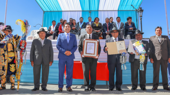 Con mucho regocijo autoridades y presidentes de conjuntos celebraron el segundo aniversario de la declaratoria de Patrimonio Cultural de Nación a las danzas morenada, rey moreno y rey caporal del departamento de Puno según resolución NRO00108-2021CIC/MC, donde el alcalde de la Municipalidad Provincial de Puno, Lic. Javier Ponce Roque resaltó que el evento debe tomar el lugar que le corresponde tras entregar un merecido reconocimiento a 17 agrupaciones de este género artístico.

