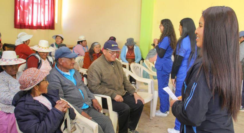 Más de 60 integrantes de la Asociación Limitados Físicos Puno (ALFIP) participaron del "Taller Dinámico Motivacional" promovido por el área de psicología de la Oficina Municipal de Atención a la Persona con Discapacidad (OMAPED) de la Municipalidad Provincial de Puno.
