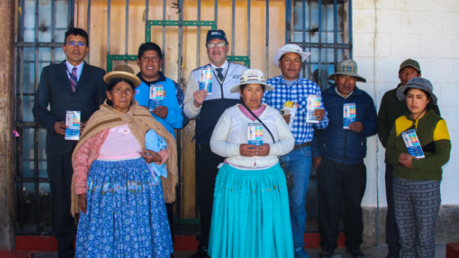 El equipo especializado de la Sub Gerencia de Promoción Social y Participación Ciudadana de la Municipalidad Provincial de Puno, capacitó a las autoridades del centro poblado de Collacachi sobre las “Funciones Administrativas de Gestión” dirigido a los alcaldes y regidores, actividad que se desarrolló en instalaciones del auditorio de la comuna local.