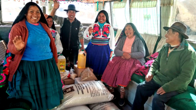 Los beneficiarios del comedor popular de la isla de Amantaní recibieron la entrega mensual de alimentos por parte de la Sub Gerencia de Programas Sociales de la Municipalidad Provincial de Puno.