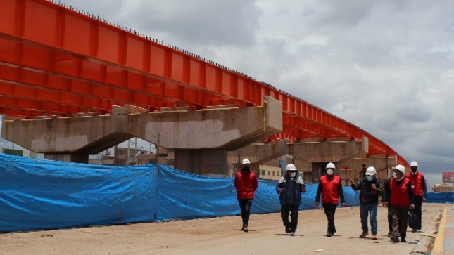  La Contraloría General alertó a la Municipalidad Provincial de San Román una serie de deficiencias en la obra del Intercambio Vial a Desnivel, conocido como bypass de la ciudad de Juliaca, como la existencia de trabajos pendientes y fisuras que pueden afectan la durabilidad de la obra, que tiene un presupuesto de S/ 12 930 532.