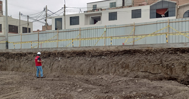 La Contraloría General alertó deficiencias en la elaboración y aprobación del expediente técnico de laobra "Mejoramiento del servicio educativo del Instituto Superior Tecnológico Público Víctor Raúl Haya de la Torre” en el distrito y provincia de Barranca, lo que podría generar ampliaciones de plazo y una eventual paralización de los trabajos mientras sea reformulada.