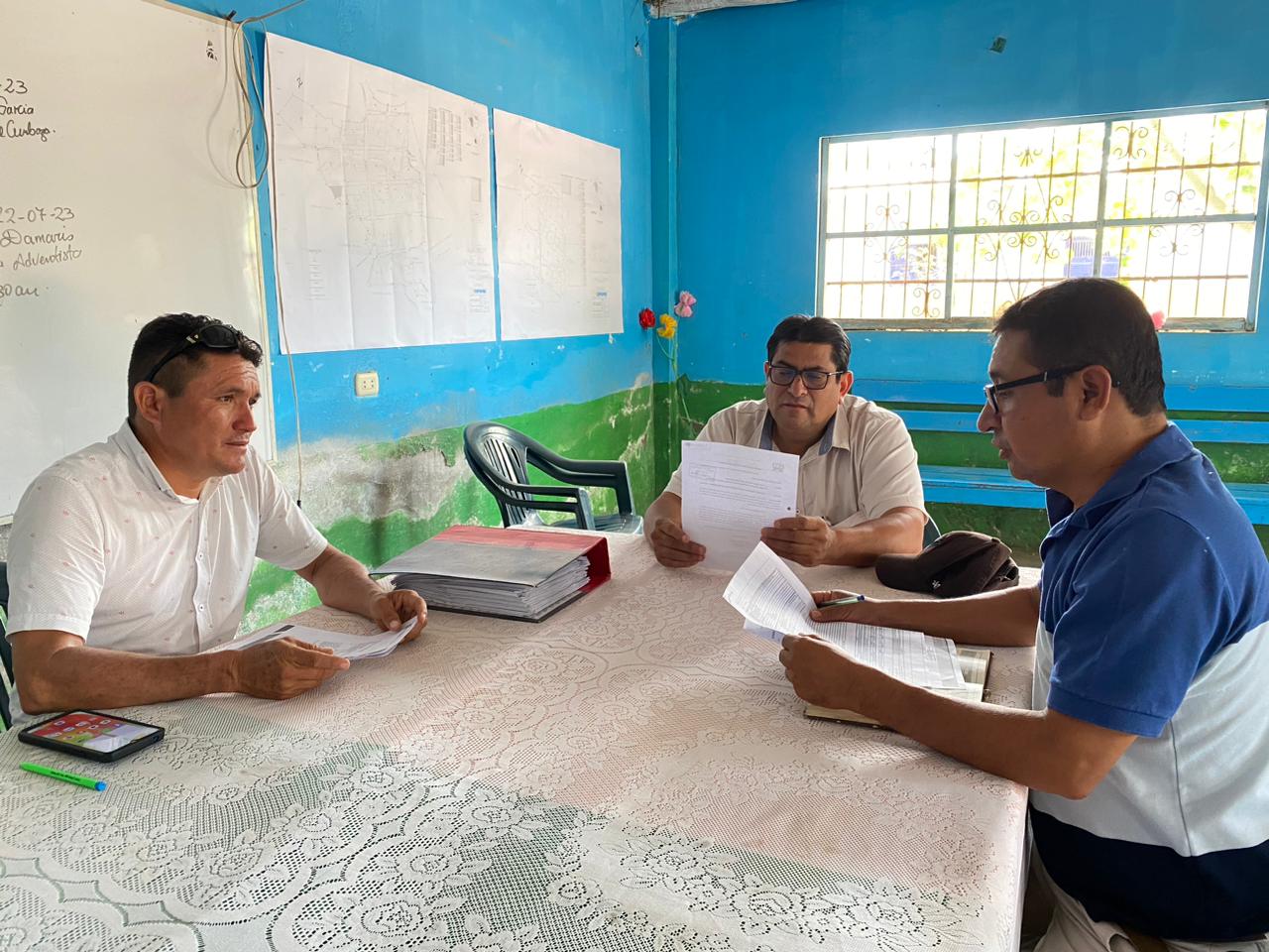 Gore evalúa proyecto de agua