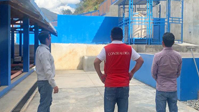 La Contraloría General de la República advirtió que el proyecto agua potable y alcantarillado para la localidad de Huancahuasi a cargo de la Municipalidad Provincial de Ambo se desarrolla sin contar con el terreno para la Planta de Tratamiento de Aguas Residuales (PTAR) ni la autorización de la Autoridad Nacional del Agua, (ANA) A la fecha, el proyecto está suspendido y 424 familias aún no cuentan con dicho servicio.