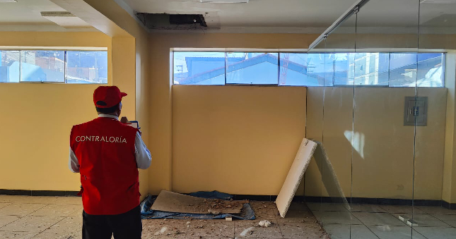 La Contraloría General alertó que las instalaciones de los siete laboratorios de cómputo de la Escuela Académica Profesional de Ingeniería de Sistemas e informática de la Universidad Nacional Santiago Antúnez de Mayolo (UNASAM) permanecen inoperativas, a dos años y medio de haberse concluido su ejecución, debido a que no cuentan con el equipamiento necesario para su funcionamiento. Esta situación perjudica a 400 estudiantes de pregrado y 20 docentes.