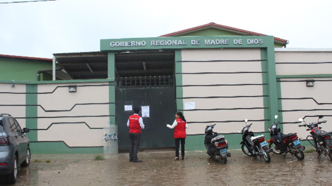 Como resultado del Megaoperativo de Control, la Contraloría General de la República halló responsabilidad penal en dos trabajadores del Gobierno Regional de Madre de Dios, debido a que a través de sus firmas digitales, autorizaron el desembolso de S/ 374 320 a favor de un proveedor de cemento, pese a que no había conformidad de recepción de bienes.