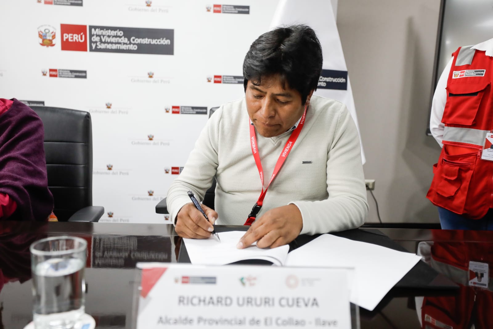 Ministerio de Vivienda y Municipalidad de El Collao - Ilave firman convenio para sacar adelante obra de agua y alcantarillado