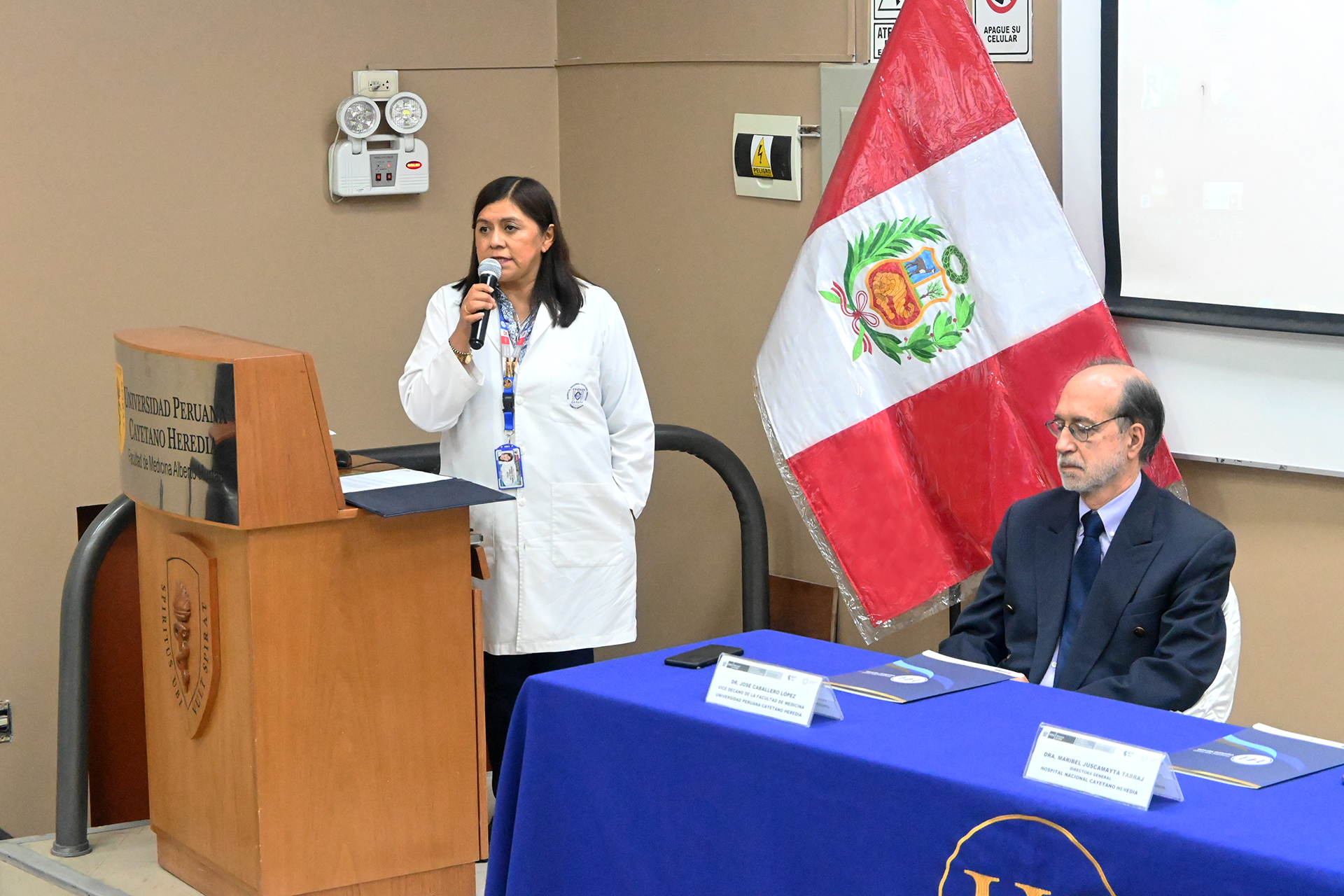Foto de la directora general