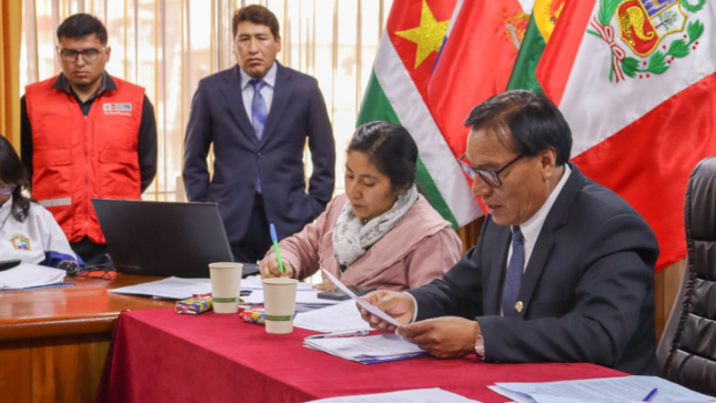 En sesión Ordinaria de la Comisión Ambiental Municipal (CAM) desarrollada en la Sala de Banderas, con un quórum favorable se eligió al presidente de la CAM, que recae en el Dr. Ángel Canales Gutiérrez, representante de la Universidad Nacional del Altiplano de Puno.