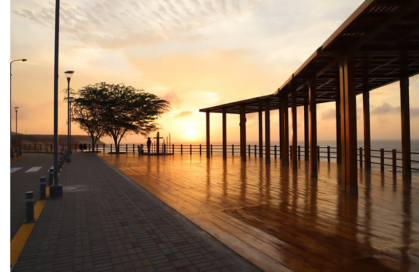 Malecón turístico del Puerto Malabrigo en La Libertad