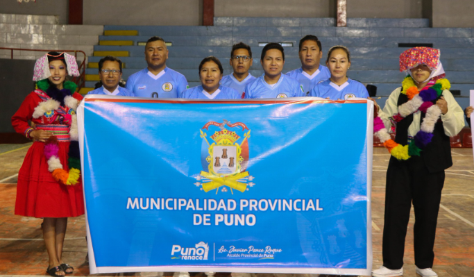 Con el objetivo de estrechar lazos interinstitucionales e incentivar la práctica del deporte para una vida saludable, el Instituto Peruano del Deporte (IPD) de la región Puno viene organizando los Juegos Deportivos Laborales Puno 2023 en su edición número 21, el mismo que inicio el día de hoy con una ceremonia protocolar y desfile de los participantes.