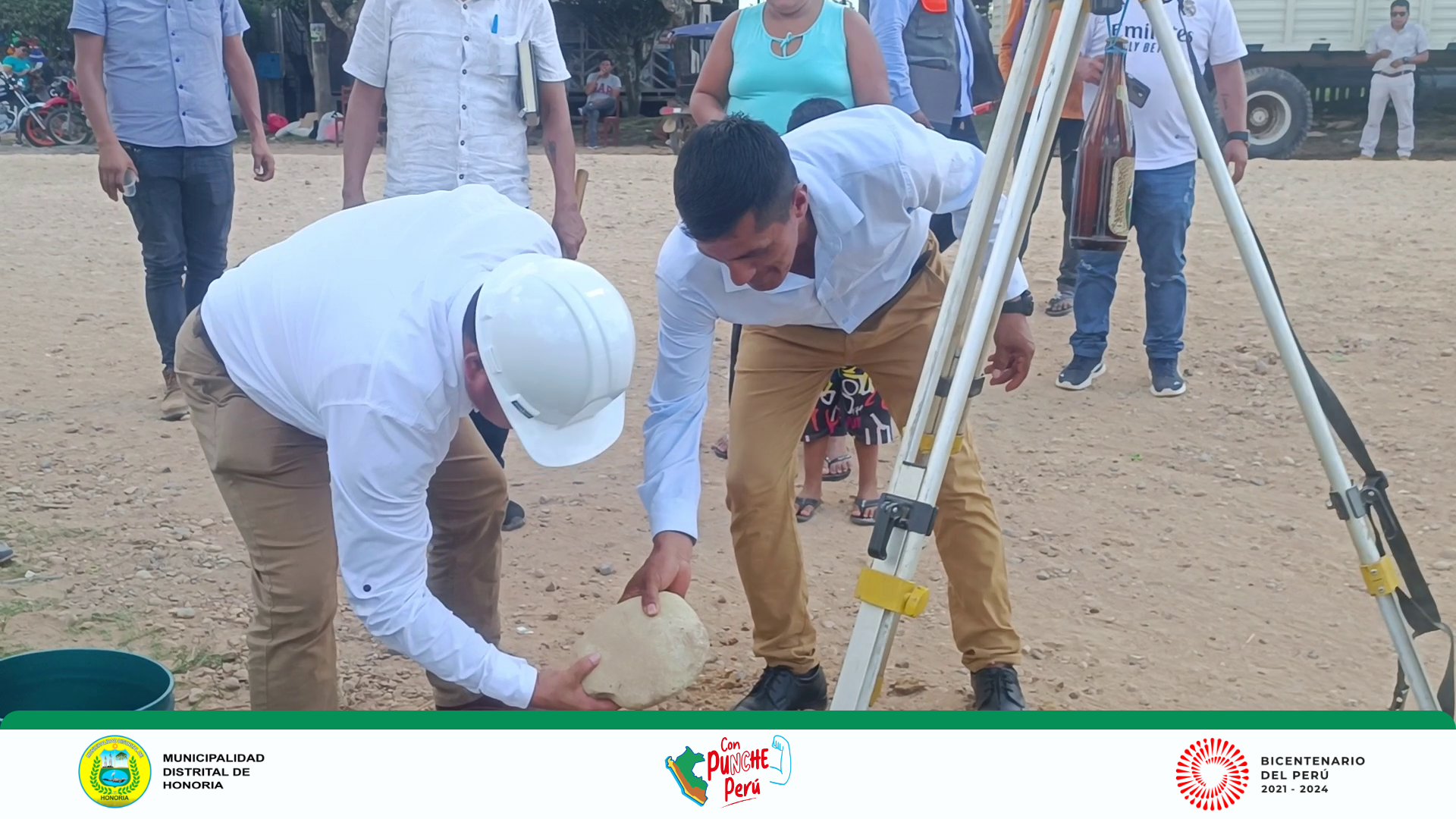Primera piedra del proyecto y acondicionamiento de las calles del centro poblado de San Miguel de Semuya