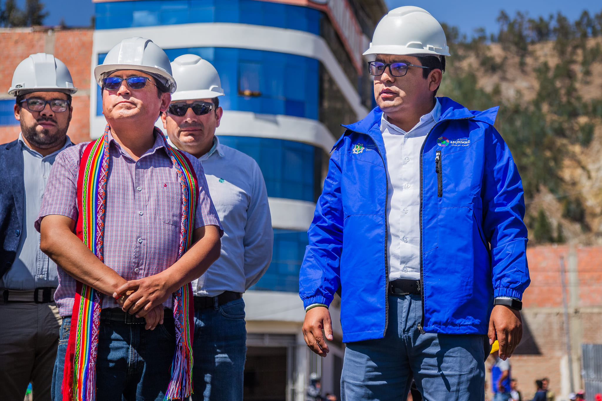 Con vaciado de concreto avanza construcción de nuevo puente vehicular y peatonal de Pochccota en Andahuaylas por disposición del gobernador regional Percy Godoy