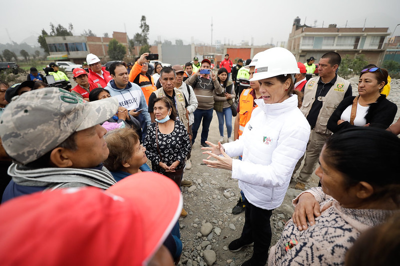 Ministra Hania Pérez de Cuéllar supervisó trabajos de maquinaria del sector en la zona Carrizales - Huaycán, distrito de Ate.