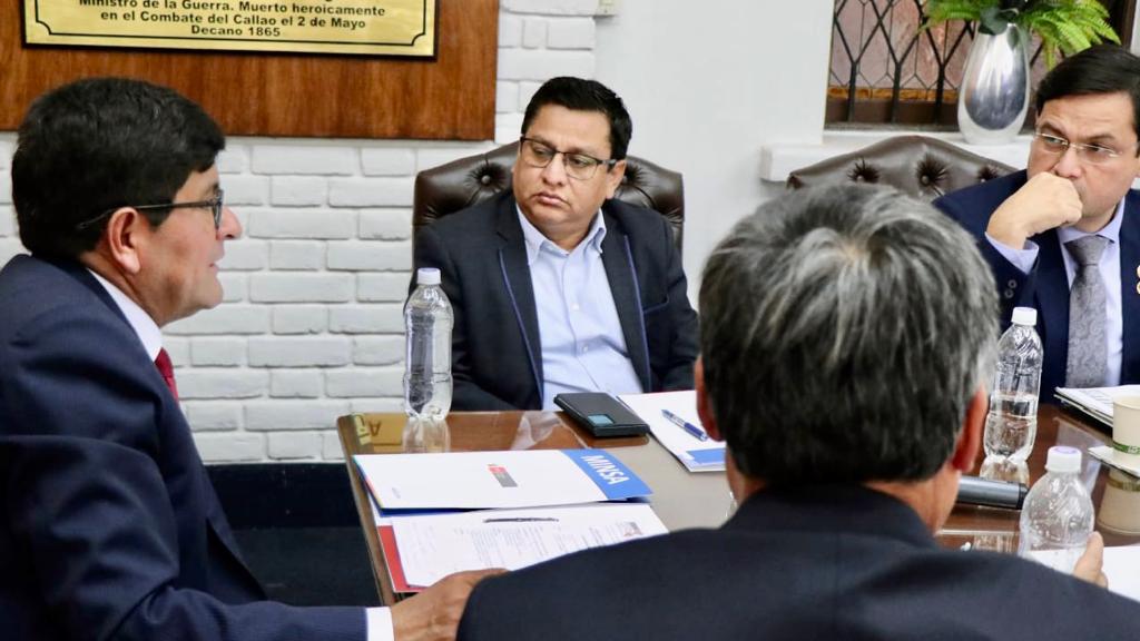 Ministro de Salud expuso plan estratégico para fortalecer la atención primaria en regiones