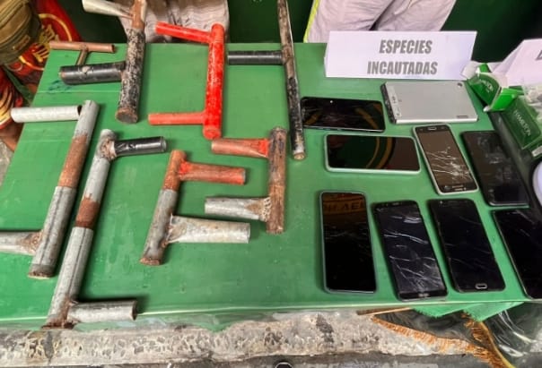 celulares y armas