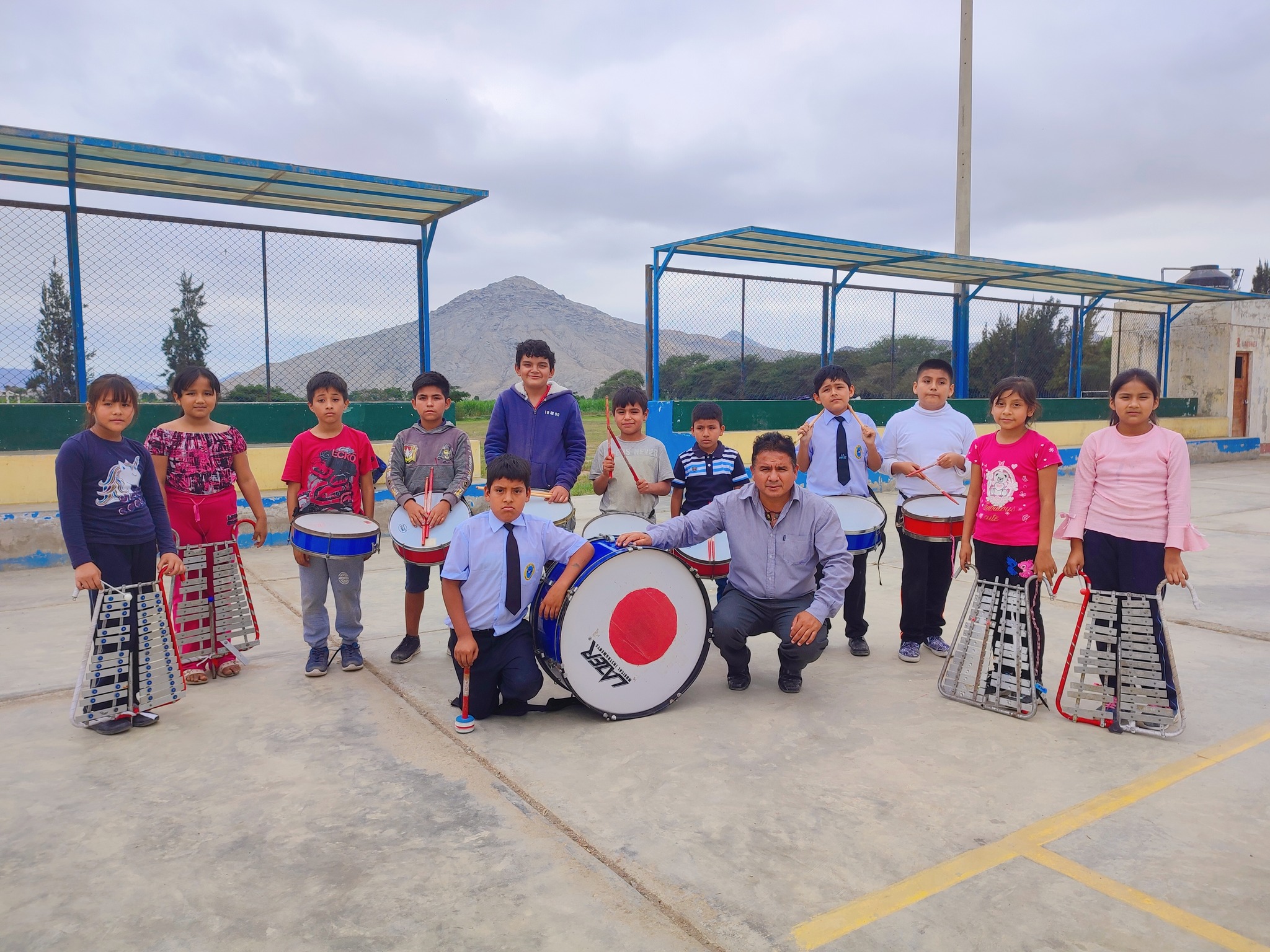  Banda rítmica de Capellanía también cuenta con profesor de música