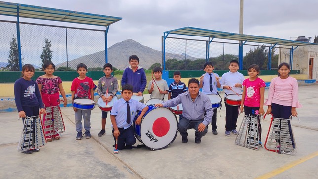  Banda rítmica de Capellanía también cuenta con profesor de música