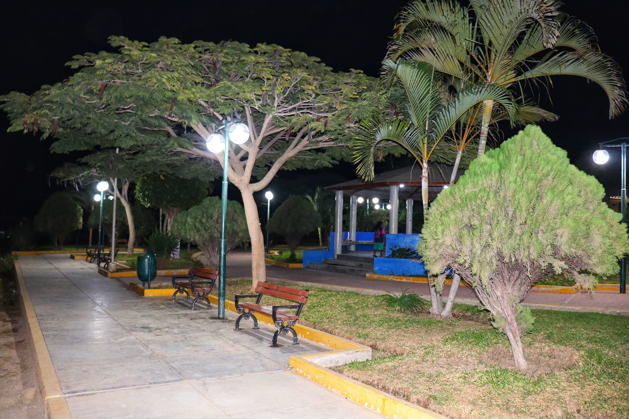 La actual gestión logra la iluminación total del Parque del C. P. San Juan 
