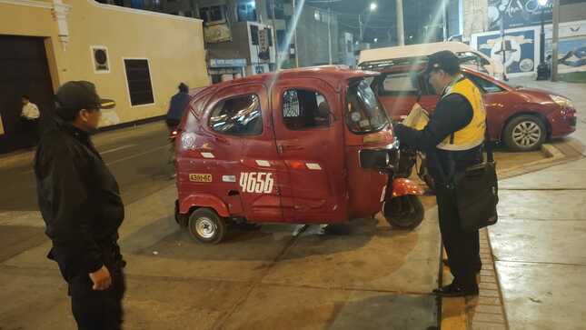 EJECUTAN OPERATIVO INOPINADO DE CONTROL DE TRÁNSITO EN SECTORES MÁS VULNERABLES DE CONGESTIÓN VEHÍCULAR