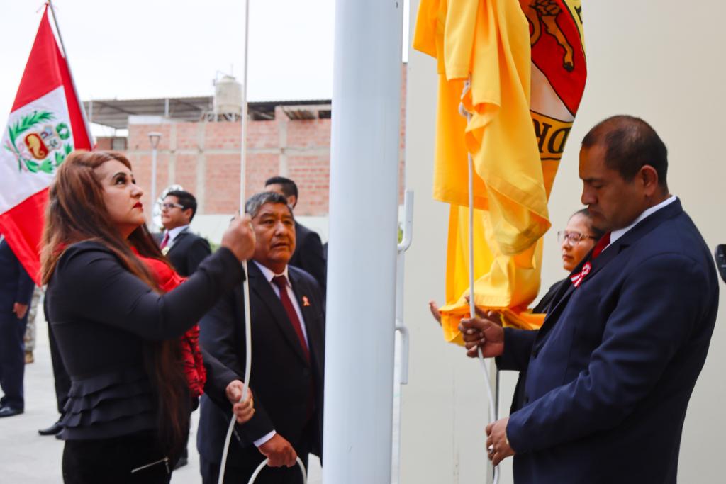 Realizan lunes cívico en nueva sede del gobierno regional