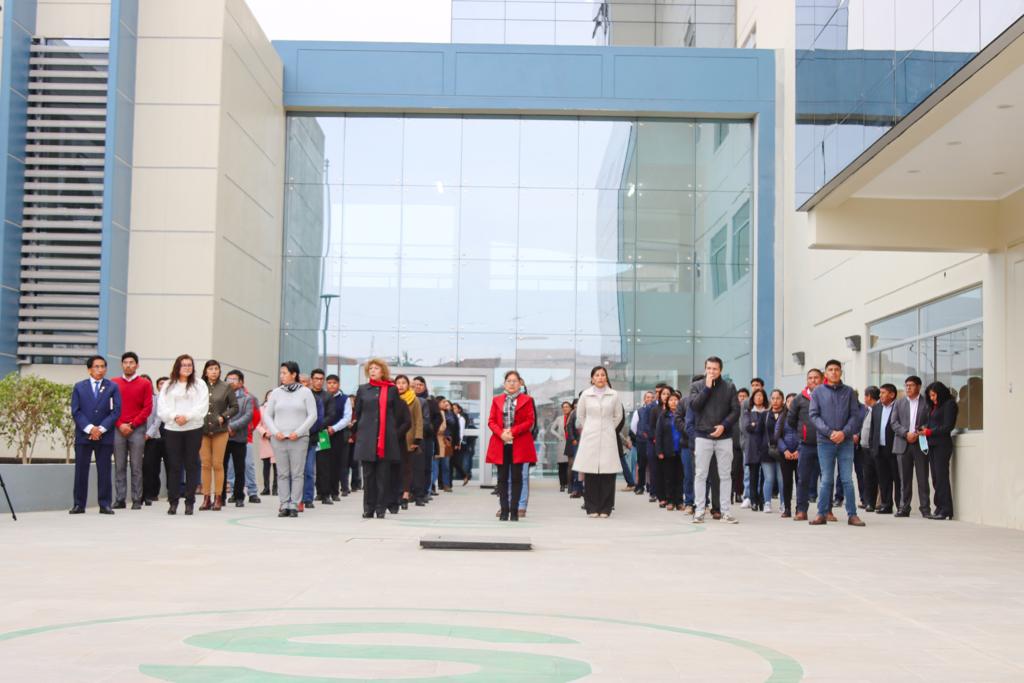 Realizan lunes cívico en nueva sede del gobierno regional